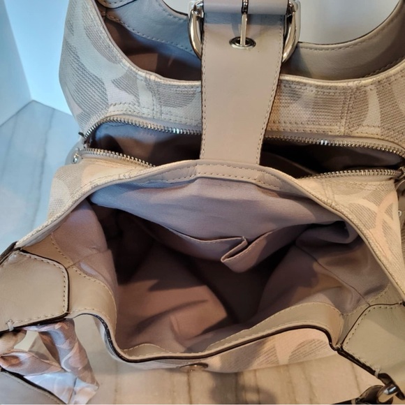 Coach SoHo Lynn Signature Hobo Shoulder Bag - Picture 9 of 15